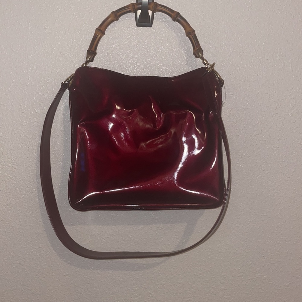 GUCCI BAMBOO HANDBAG WITH DETACHABLE CROSSBODY STRAP PATENT RED LEATHER​​​​ - Picture 3 of 16